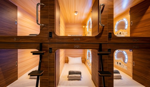 Single Bed Capsule Mixed in Adventure Hall, Non Smoking