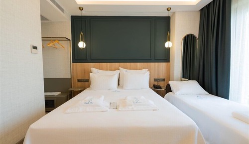 Comfort Room, Garden View