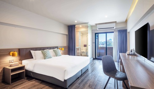 Deluxe Room, 1 King Bed, Non Smoking