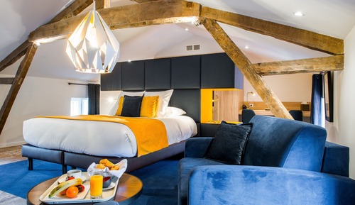 Luxury Suite