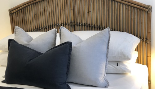 Luxury Apartment Queen Bed