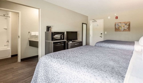 Standard Room, 2 Queen Beds, Non Smoking