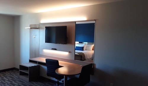 Suite, 1 Queen Bed, Non Smoking