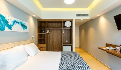 Superior Room with Garden or Mountain View