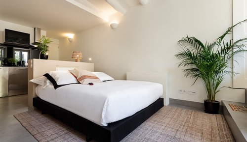 Basic Triple Room, Terrace, Courtyard View (Cristina)
