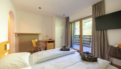 Economy Room