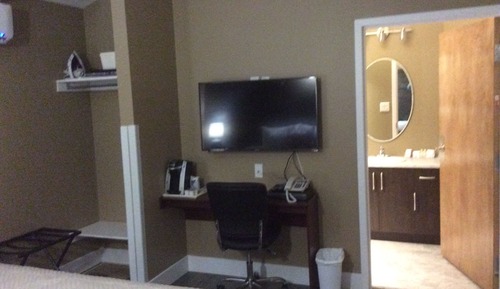 Classic Room, 1 King Bed, Allergy Friendly