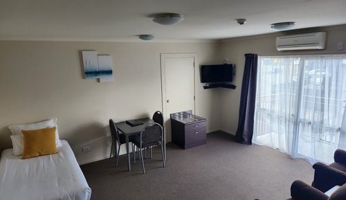 Apartment, 1 Bedroom, Upper Level