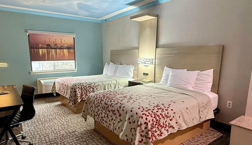 Suite, 2 Queen Beds, Non Smoking