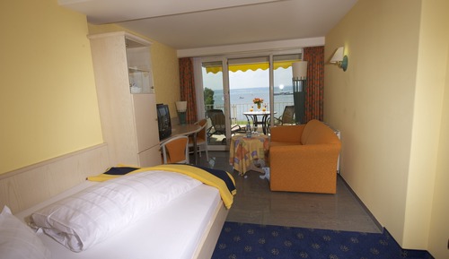 Single Room, Lake View