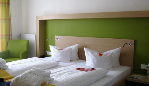 Standard Double Room, Balcony, Partial Lake View
