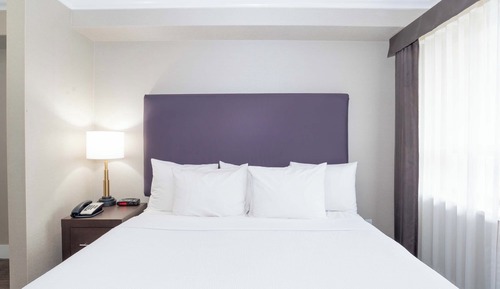 Premium Suite, 1 King, Kitchen, W/D, Balcony