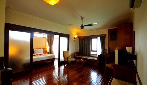 Deluxe Studio Suite, 1 Queen Bed