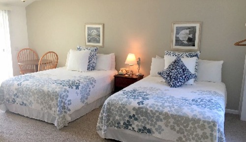 Premium Cottage, Private Bathroom (2 Queens w/ Patio)