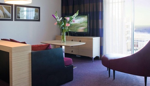 Suite, Sea View