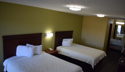 Basic Room, 2 Queen Beds, Smoking