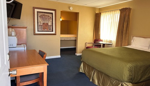 Standard Room, 1 Queen Bed