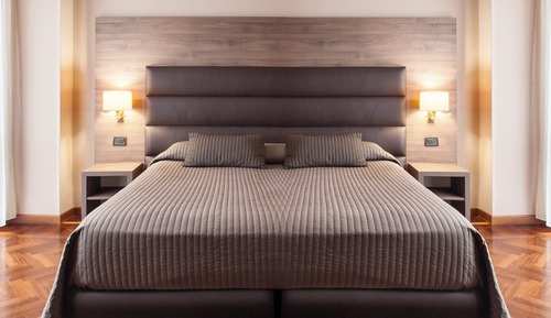 Classic Room, 1 Queen Bed, Garden View (Spa access)