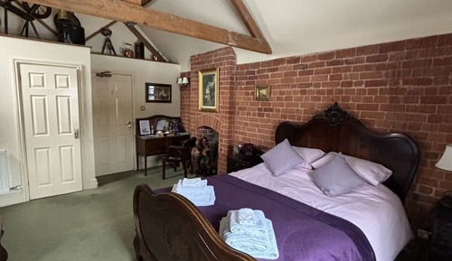 Superior Double Room, Ensuite (Room 5)