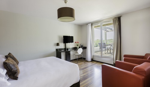Junior Suite, 1 Queen Bed, Kitchenette