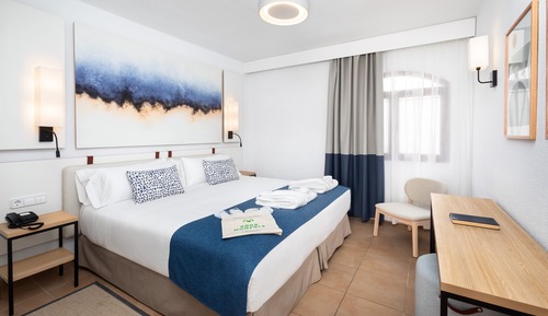 Premier Suite, 1 Bedroom (1 Adult + 1 Child - Emblem)