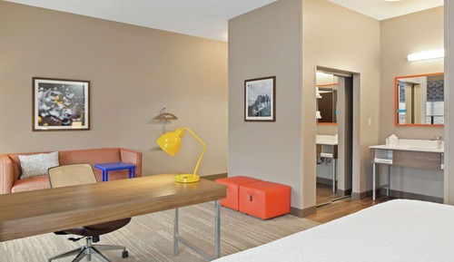 Studio Suite, 1 King Bed, Refrigerator & Microwave