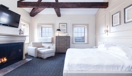 Deluxe Penthouse, 1 King Bed, Park View