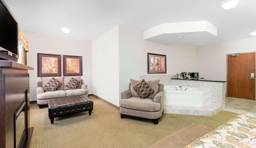 Suite, 1 King Bed, Non Smoking Jacuzzi  (Fireplace)
