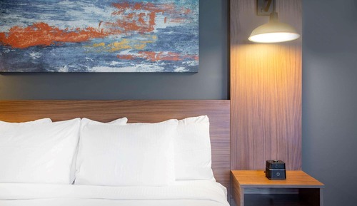 Deluxe Room, 1 King Bed, Non Smoking