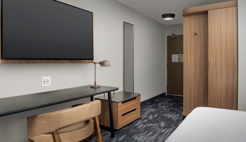 Room, 1 King Bed (Mobility/Hearing Accessible, Tub)