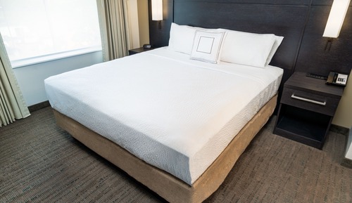 Studio Suite, 1 King Bed with Sofa bed, Non Smoking