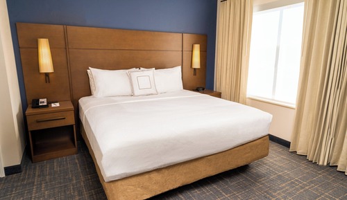 Suite, 1 King Bed with Sofa bed, Non Smoking (Hearing Accessible)