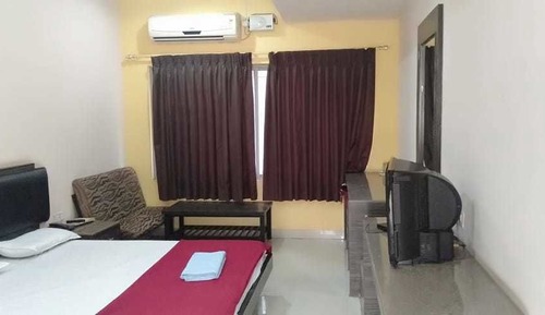 Deluxe AC Double Bed