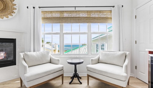 Romantic Studio Suite, 1 King Bed, Ocean View (Non-Pet Room)