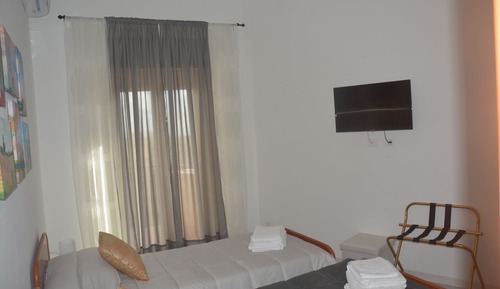 Comfort Twin Room, Shared Bathroom, City View