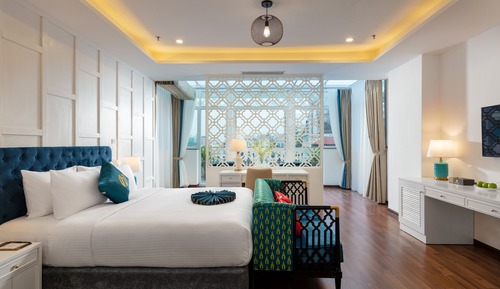 Suite, Balcony