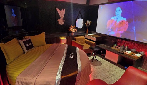 Deluxe Room, Balcony