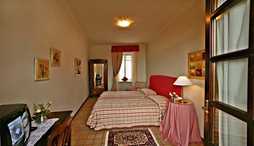 Standard Double or Twin Room (10)