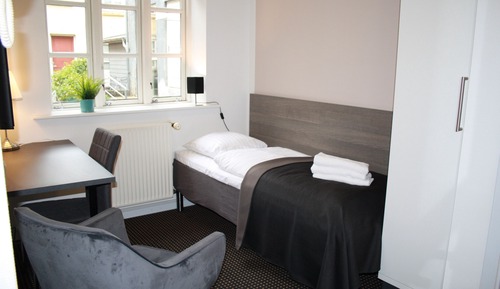 Single Room, Kitchenette