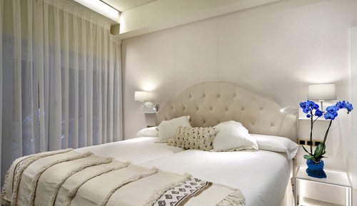 Deluxe Twin Room (Blanco Ibiza)