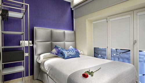 Single Room (Azul Añil)