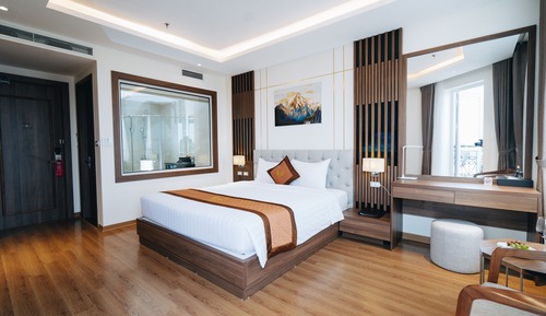 Deluxe King Room