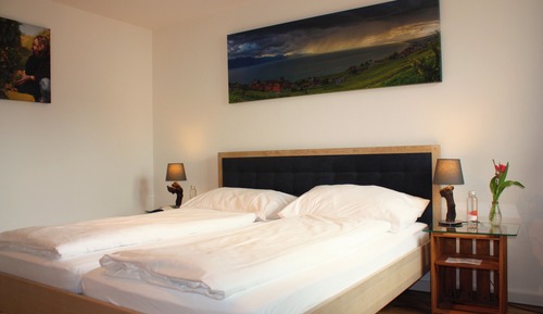 Studio, 2 Bedrooms
