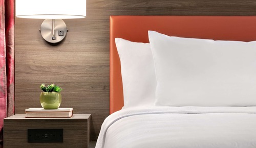 Studio, 1 King Bed, Accessible, Bathtub