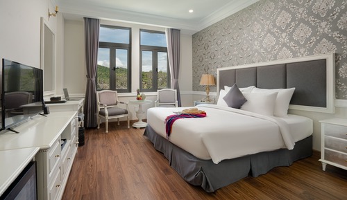 Deluxe Room, City View