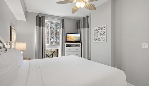 House, 1 King Bed with Sofa bed (Pilot House 413)