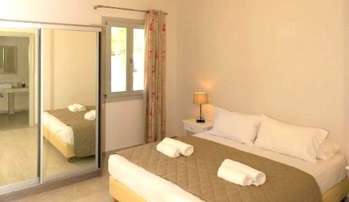 Standard Studio, Pool View (3 Adults)