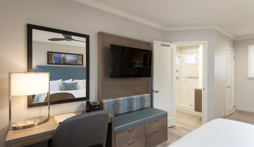 Superior Room, 1 King Bed, Kitchenette