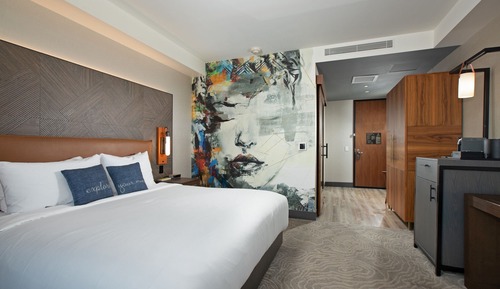 Deluxe Room, 1 King Bed