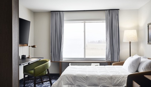 Suite, Multiple Beds (Hearing Accessible)